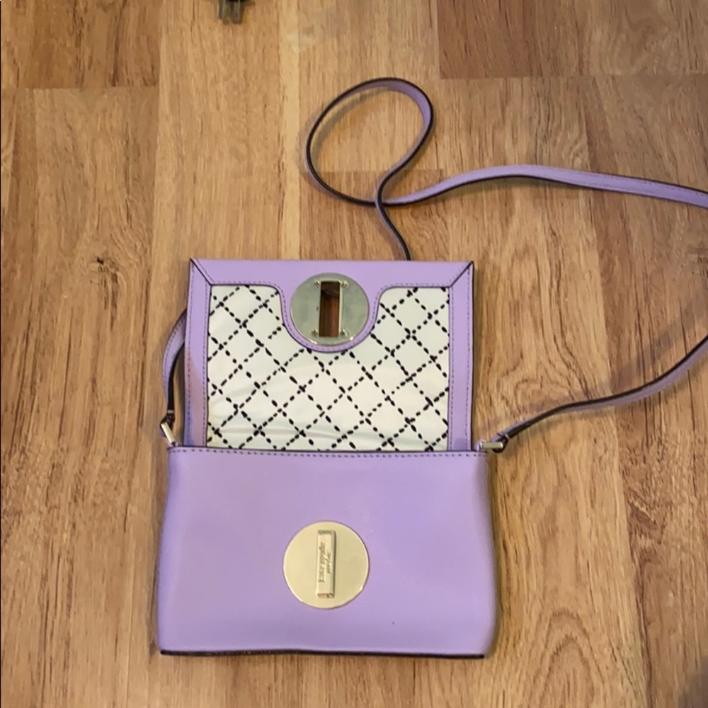 Mini Kate Spade crossbody w/ cute interior fabric